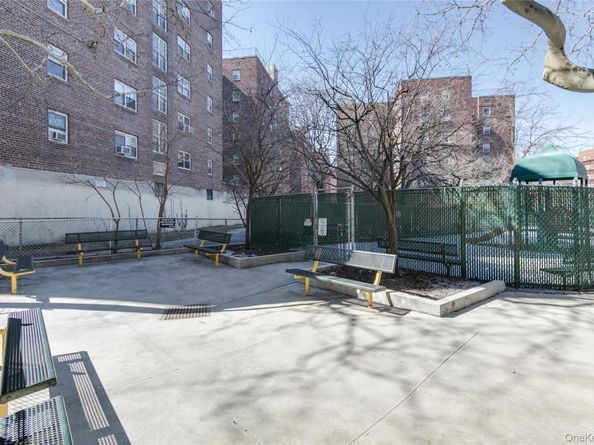 139-15 83Ave 305, Briarwood NY 11435