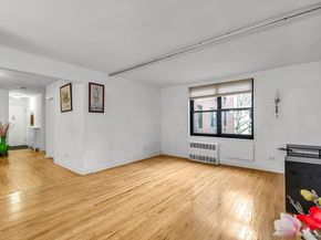 139-15 83Ave 305, Briarwood NY 11435