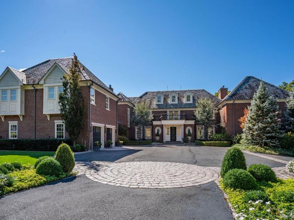 18 Gwynne Road, Melville NY 11747