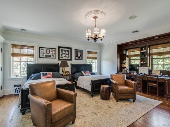 18 Gwynne Road, Melville NY 11747