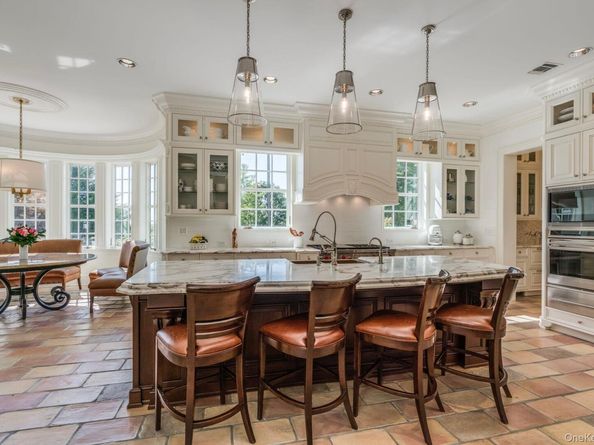 18 Gwynne Road, Melville NY 11747