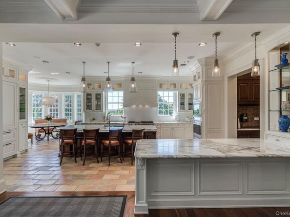 18 Gwynne Road, Melville NY 11747