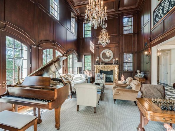 18 Gwynne Road, Melville NY 11747