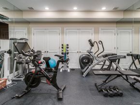 18 Gwynne Road, Melville NY 11747