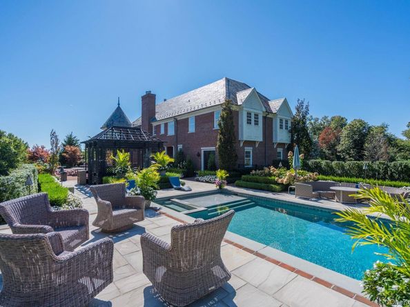 18 Gwynne Road, Melville NY 11747