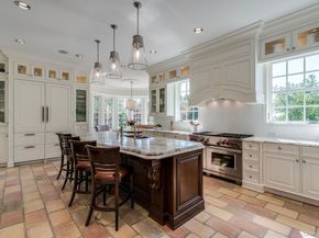 18 Gwynne Road, Melville NY 11747