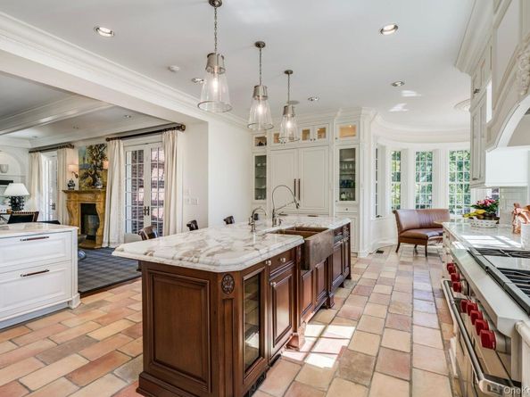 18 Gwynne Road, Melville NY 11747