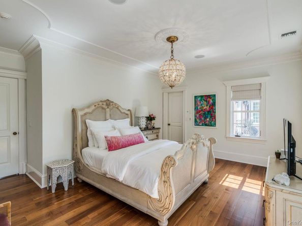 18 Gwynne Road, Melville NY 11747