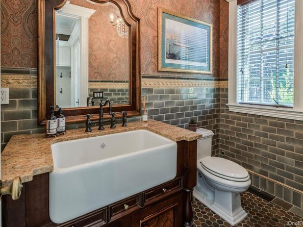 18 Gwynne Road, Melville NY 11747