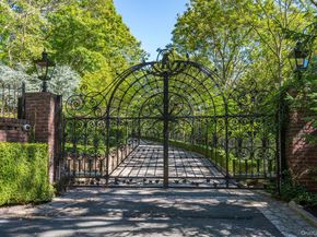 18 Gwynne Road, Melville NY 11747