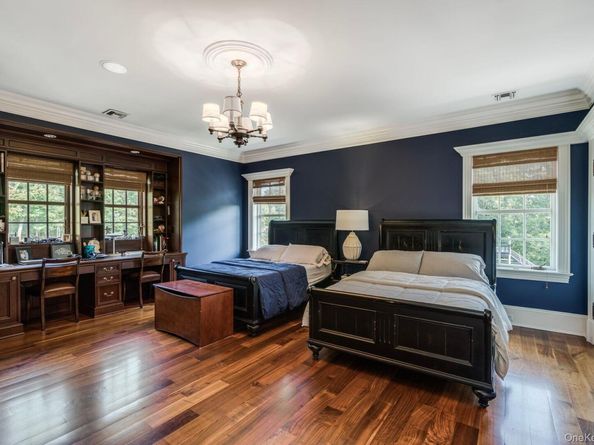 18 Gwynne Road, Melville NY 11747