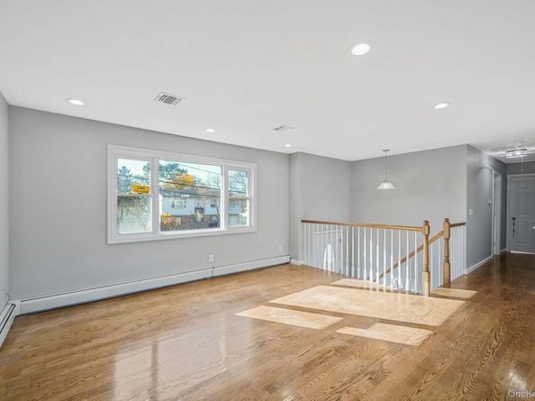 445 45th Street, Copiague NY 11726