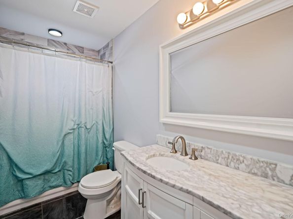 445 45th Street, Copiague NY 11726