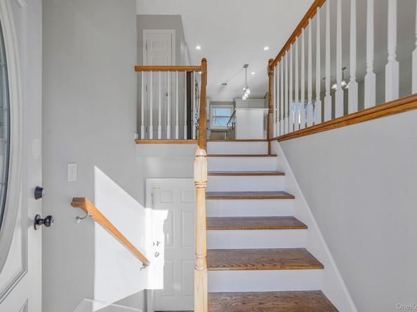 445 45th Street, Copiague NY 11726