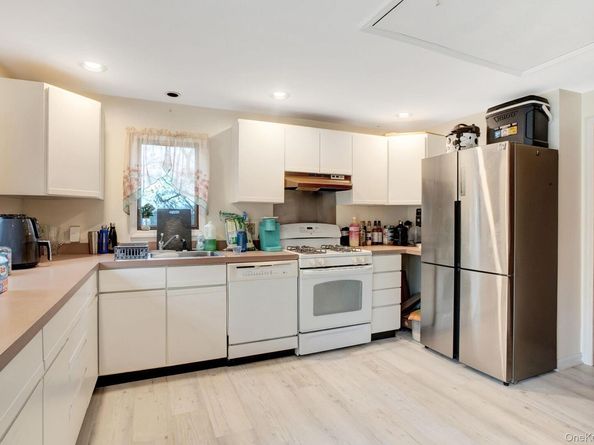 8 evergreen Road, Rocky Point NY 11778