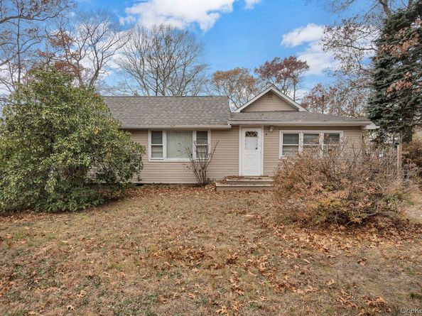 8 evergreen Road, Rocky Point NY 11778