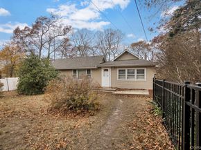 8 evergreen Road, Rocky Point NY 11778