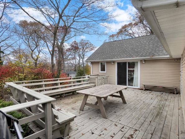 8 evergreen Road, Rocky Point NY 11778