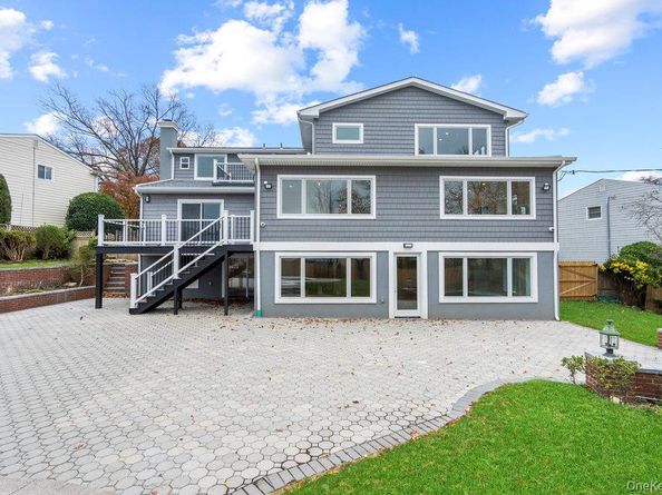 52 Woodland Road, Roslyn NY 11576