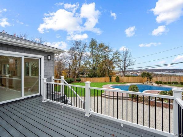 52 Woodland Road, Roslyn NY 11576