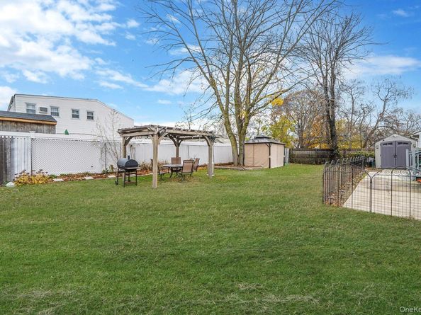 13 Poplar Street, Central Islip NY 11722