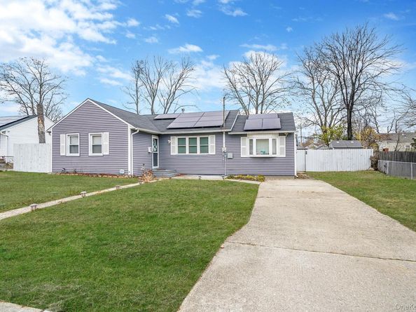 13 Poplar Street, Central Islip NY 11722