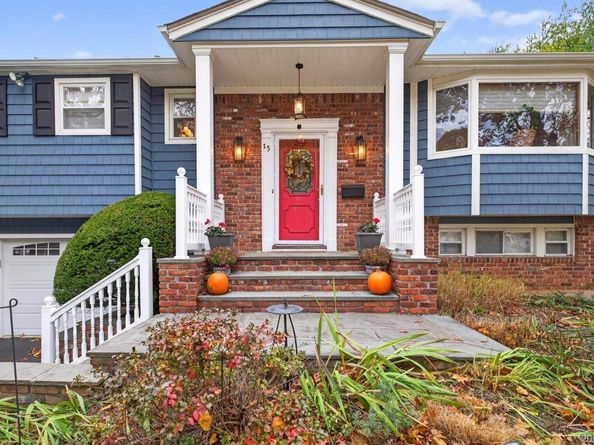 15 Duke Place, Glen Cove NY 11542