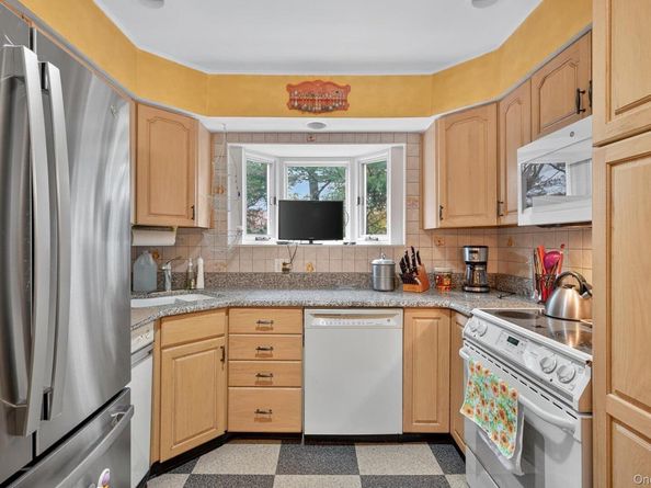 15 Duke Place, Glen Cove NY 11542