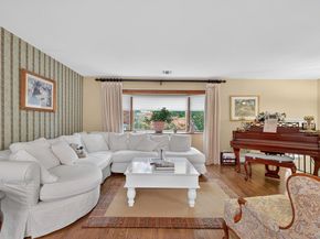 15 Duke Place, Glen Cove NY 11542