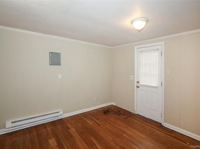 49 East Avenue, Glen Cove NY 11542