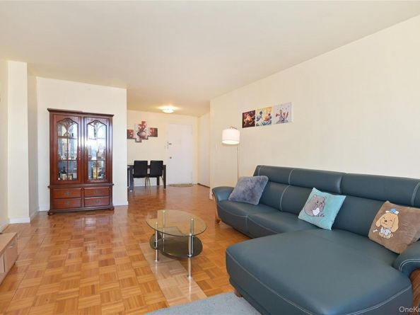 61-20 Grand Central Parkway A1204, Forest Hills NY 11375