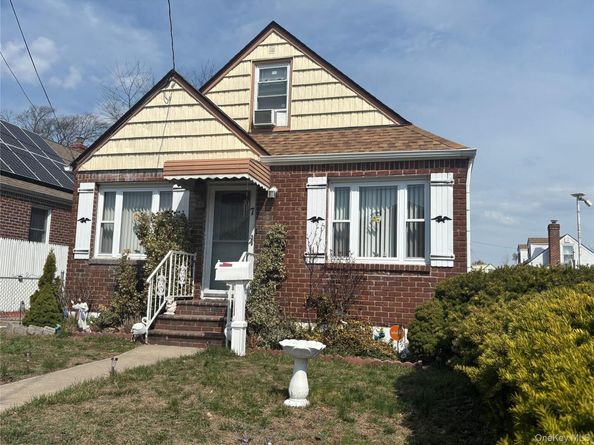 7 Catherine Court, Elmont NY 11003