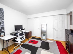 241-20 Northern Boulevard 5E, Douglaston NY 11362