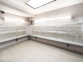 241-20 Northern Boulevard 5E, Douglaston NY 11362