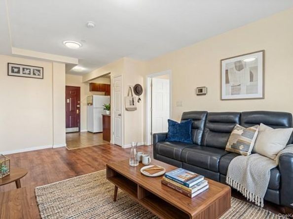 7133 162nd Street 4B, Fresh Meadows NY 11365