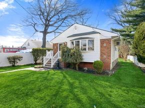 15 Woodlawn Avenue, Valley Stream NY 11581