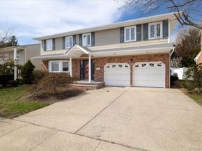 83 Arnold Court, East Rockaway NY 11518