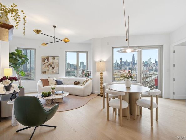 24-01 Queens Plaza N 205, Long Island City NY 11101