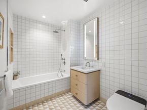 24-01 Queens Plaza N 205, Long Island City NY 11101