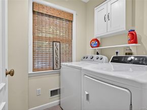 61 Weir Lane, Locust Valley NY 11560
