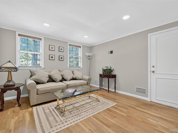 61 Weir Lane, Locust Valley NY 11560