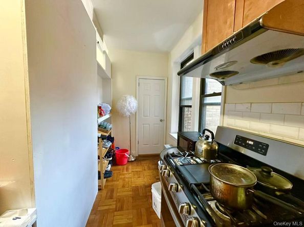 155-17 Sanford Avenue 2F, Hillcrest (Queens) NY 11355