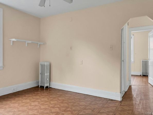 6915 69th Place, Glendale NY 11385