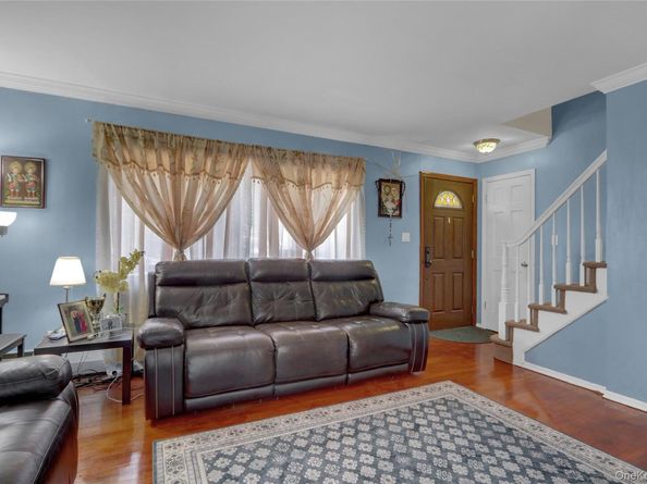 20 Mineola Avenue, Hicksville NY 11801