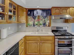20 Mineola Avenue, Hicksville NY 11801