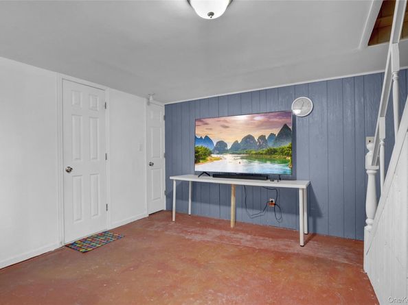 20 Mineola Avenue, Hicksville NY 11801