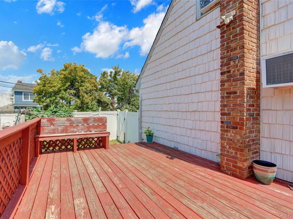 20 Mineola Avenue, Hicksville NY 11801