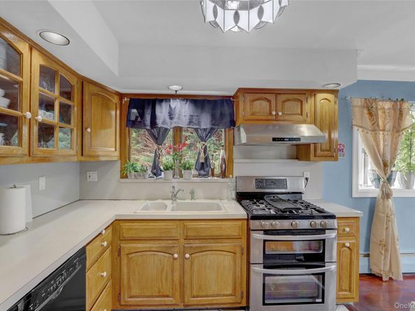 20 Mineola Avenue, Hicksville NY 11801