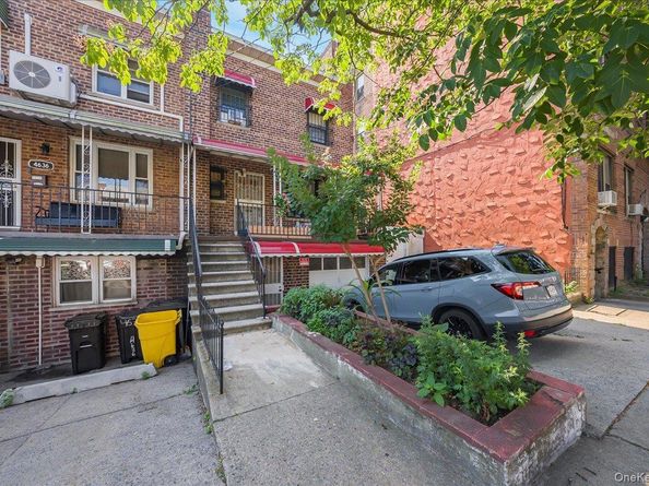 4634 Carpenter Avenue, Bronx NY 10470