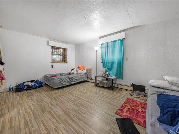 4634 Carpenter Avenue, Bronx NY 10470
